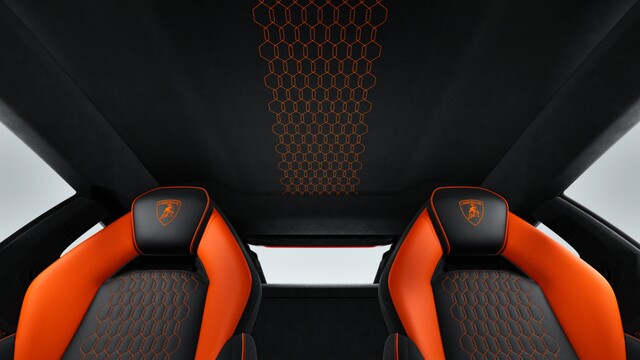 Interior 9