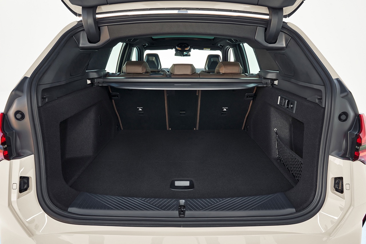 Interior 13