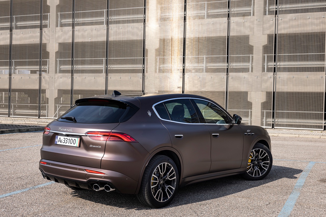 Exterior 6