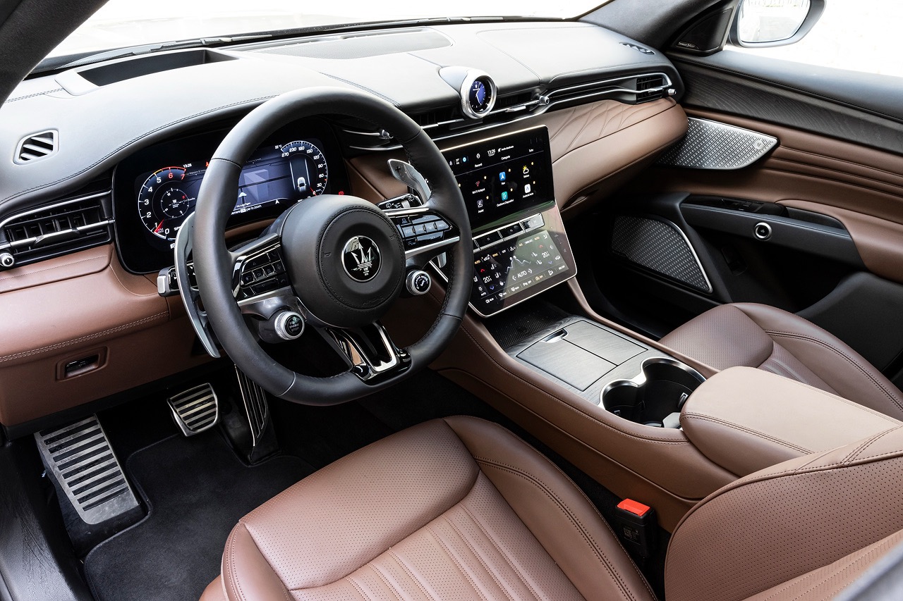 Interior 6