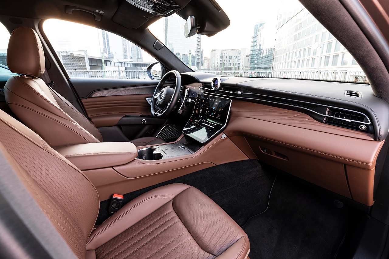 Interior 7