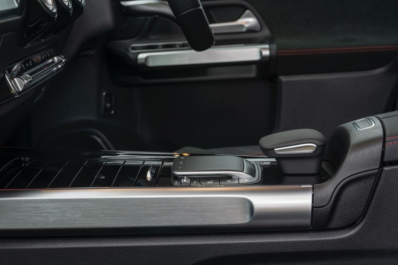 Interior 9