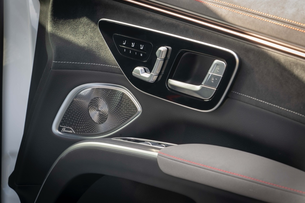 Interior 6
