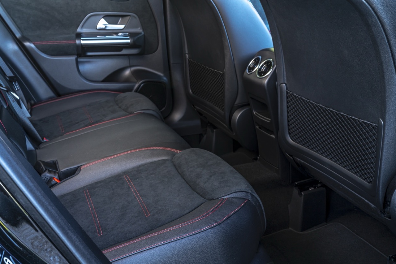 Interior 5