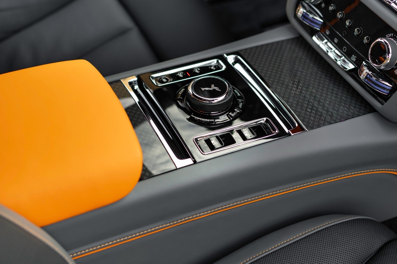 Interior 14