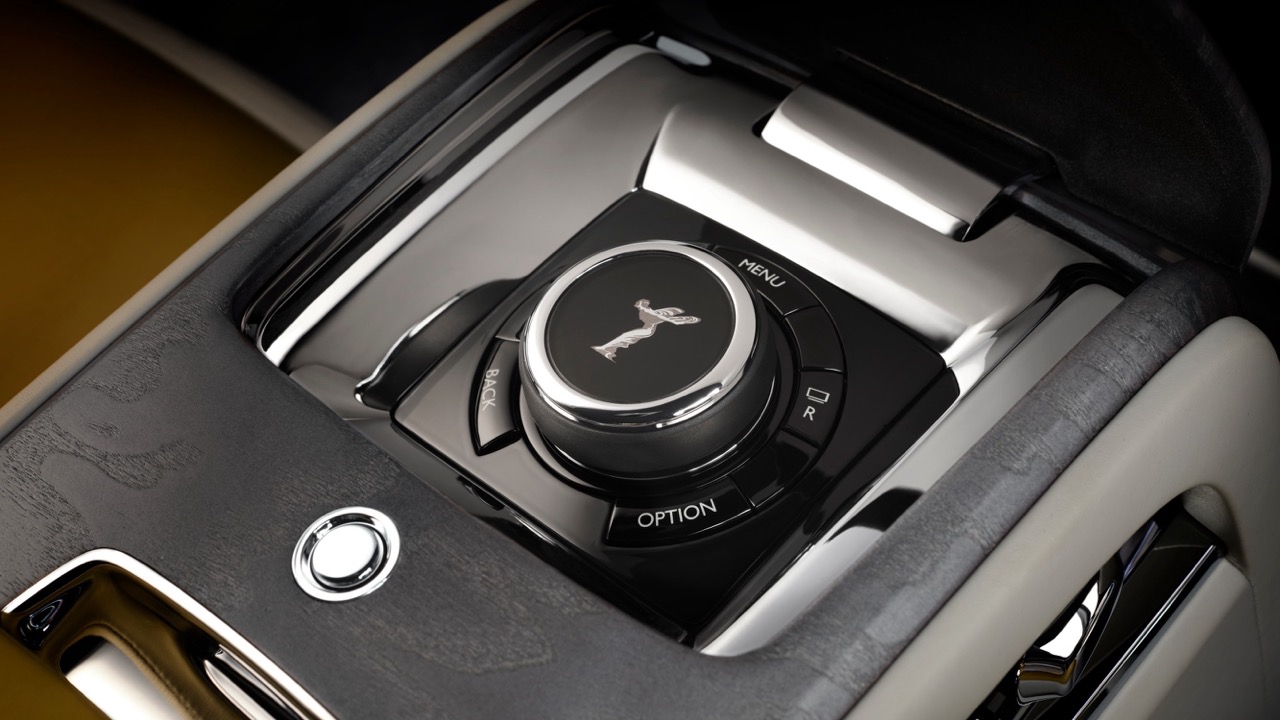 Interior 6