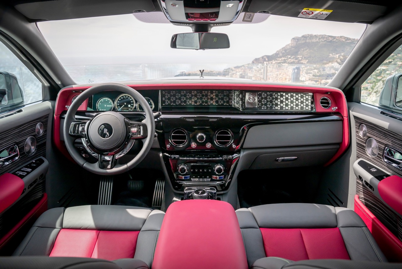 Interior 16