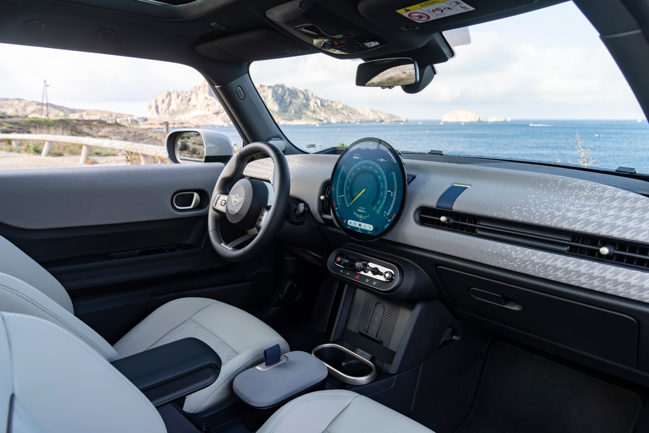 Interior 5