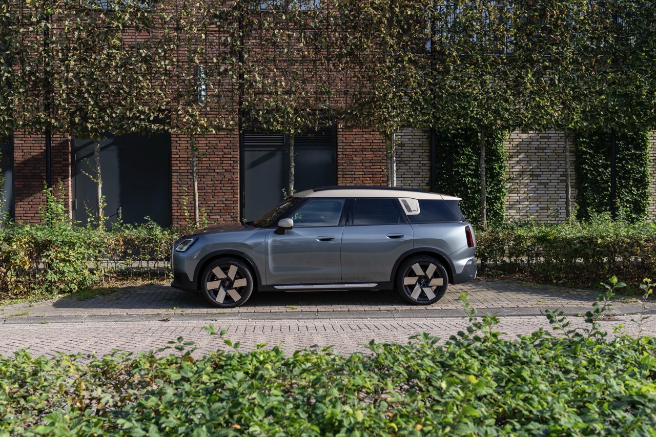 Exterior 14