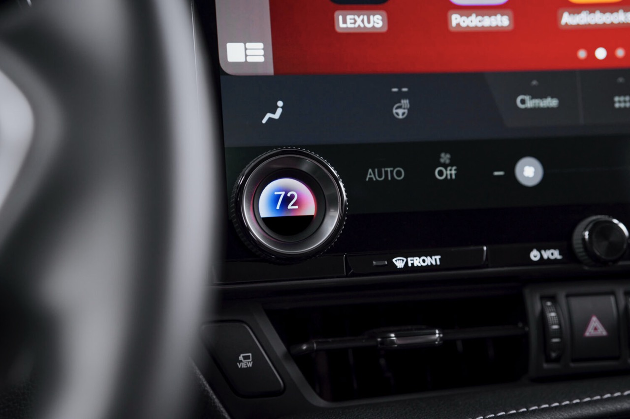 Interior 8