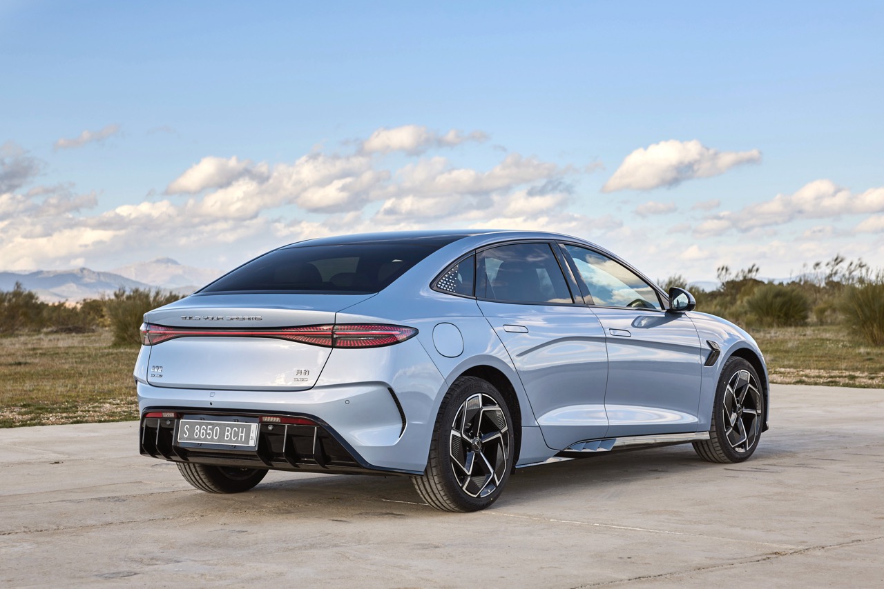 Exterior 8