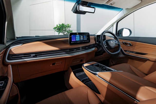 Interior 7